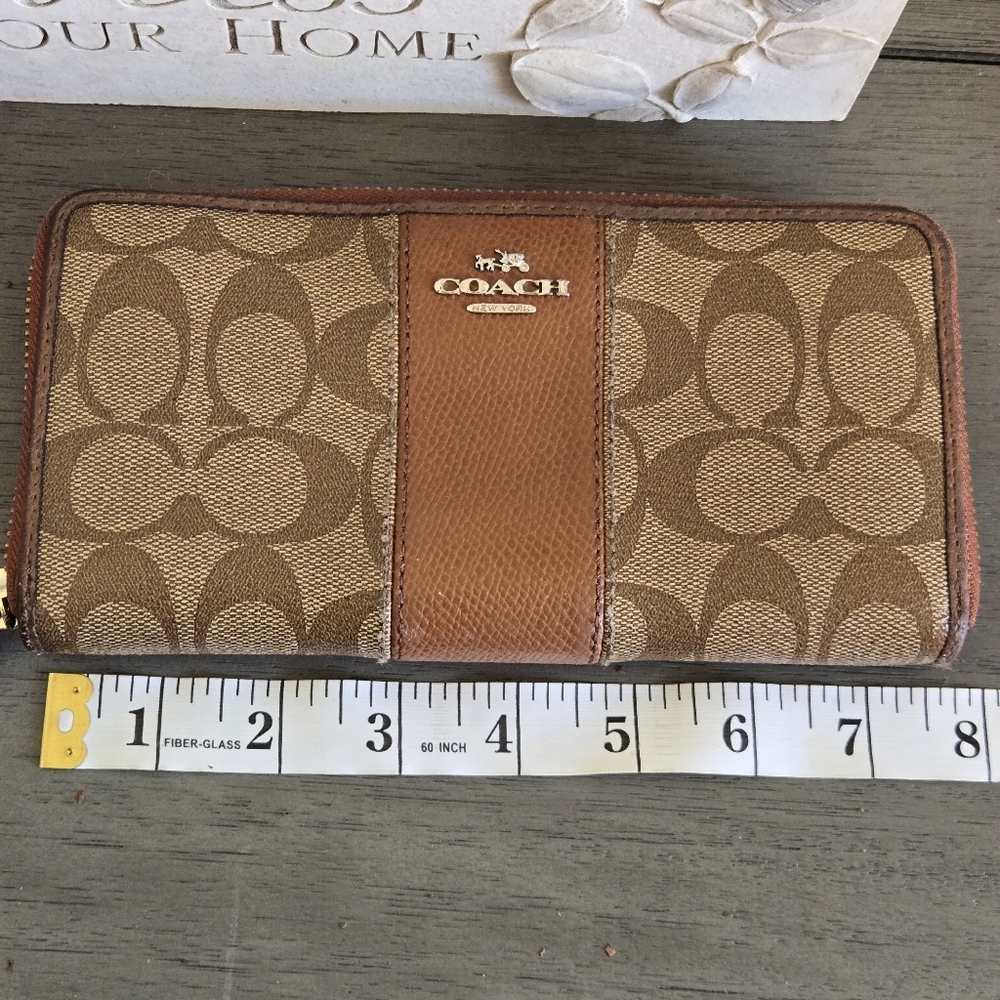 Coach Wallet - Picture 10 of 11